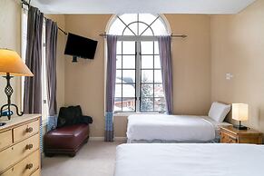 Centrum 302 by Avantstay Gorgeous Condo w/ Great Views & Steps Away Fr