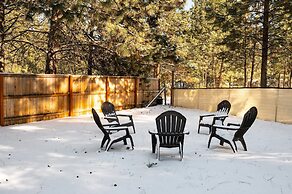 Quiet River Bend Cabin by Avantstay 35 Mins to Mt Bachelor 10 Mins to 