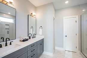 Ryman by Avantstay Centrally Located Townhouse w/ Stylish Interior & P