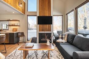 Quicksilver by Avantstay Park City Town House in Great Location!
