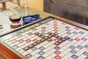 River Rock by Avantstay 8 Bedroom Ski Estate w/ Hot Tub & Movie Theatr