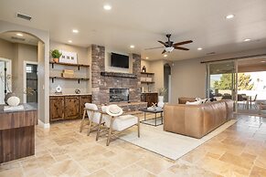 Gambel by Avantstayjtree Escape w/ Entertainers Yard, & Firepit, 3000s