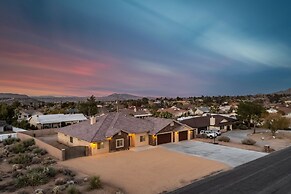 Gambel by Avantstayjtree Escape w/ Entertainers Yard, & Firepit, 3000s