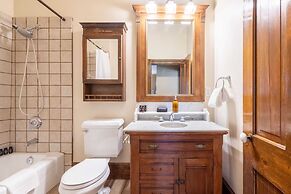 Steps to Ski Gondola, Restored Victorian Home w/ Hot Tub Raddon by Ava