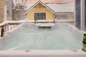 Steps to Ski Gondola, Restored Victorian Home w/ Hot Tub Raddon by Ava