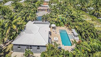 Tidal by Avantstay Gorgeous Home Close to Beaches w/ Pool