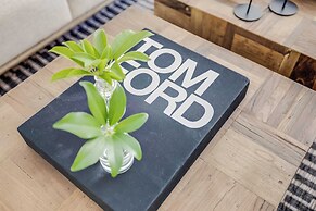 Tidal by Avantstay Gorgeous Home Close to Beaches w/ Pool