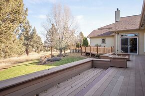 Powell by Avantstay Secluded Home Only 10 Mins From DT Bend w/ Hot Tub