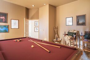 Powell by Avantstay Secluded Home Only 10 Mins From DT Bend w/ Hot Tub