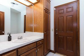 Powell by Avantstay Secluded Home Only 10 Mins From DT Bend w/ Hot Tub