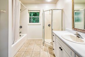 Wisteria by Avantstay Bright & Spacious Home w/ Pool & Entertainers Pa