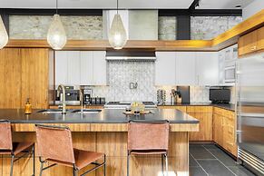 Paramount Place by Avantstay 4 Story Apartment in Heart of Austin w/ M