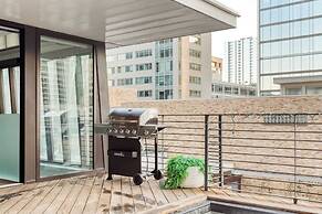 Paramount Place by Avantstay 4 Story Apartment in Heart of Austin w/ M