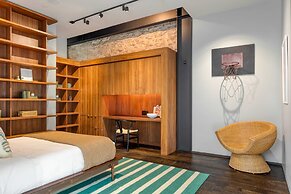 Paramount Place by Avantstay 4 Story Apartment in Heart of Austin w/ M