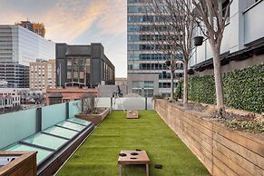 Paramount Place by Avantstay 4 Story Apartment in Heart of Austin w/ M