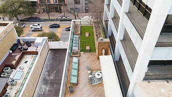 Paramount Place by Avantstay 4 Story Apartment in Heart of Austin w/ M