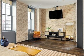 Paramount Place by Avantstay 4 Story Apartment in Heart of Austin w/ M