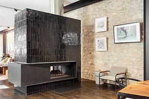 Paramount Place by Avantstay 4 Story Apartment in Heart of Austin w/ M