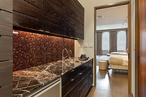 Paramount Place by Avantstay 4 Story Apartment in Heart of Austin w/ M