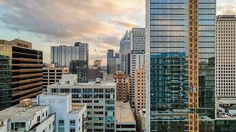 Paramount Place by Avantstay 4 Story Apartment in Heart of Austin w/ M