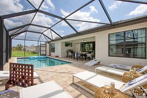 Sirenia by Avantstay Gorgeous Cape Coral Home w/ Pool & Modern Interio