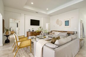 Sirenia by Avantstay Gorgeous Cape Coral Home w/ Pool & Modern Interio