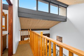 Hono Hideaway by Avantstay Ka'anapali Shores Resort Home on the Beach!