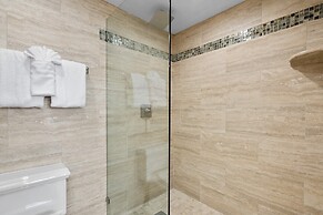 Hono Hideaway by Avantstay Ka'anapali Shores Resort Home on the Beach!