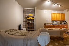 Hono Hideaway by Avantstay Ka'anapali Shores Resort Home on the Beach!