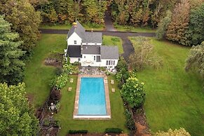 Clove by Avantstay Gorgeous Cottage w/ Pool, Privacy, Pool Table & Clo