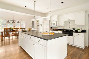 Clove by Avantstay Gorgeous Cottage w/ Pool, Privacy, Pool Table & Clo