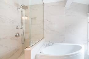 Le Chamonix D by Avantstay Located In Mountain Village, Close to Golf 