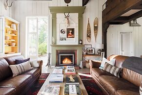 Everett by Avantstay 5mins to Palisades Tahoe! w/ HOT TUB