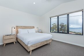 Vancouver's End by the BnB Collection