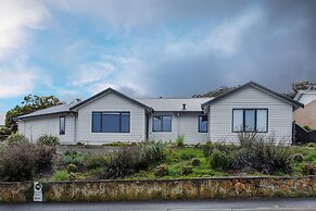 Vancouver's End by the BnB Collection