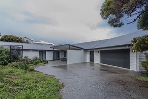 Vancouver's End by the BnB Collection