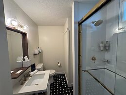 The Ours at Geneva on the Lake