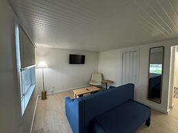 The Ours at Geneva on the Lake