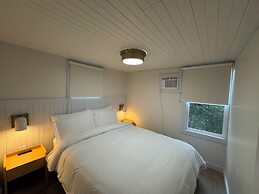 The Ours at Geneva on the Lake