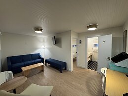 The Ours at Geneva on the Lake