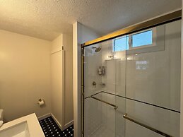 The Ours at Geneva on the Lake