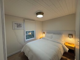 The Ours at Geneva on the Lake