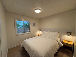 The Ours at Geneva on the Lake