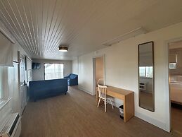 The Ours at Geneva on the Lake