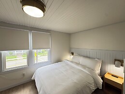 The Ours at Geneva on the Lake