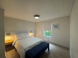 The Ours at Geneva on the Lake