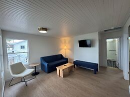 The Ours at Geneva on the Lake