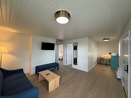 The Ours at Geneva on the Lake