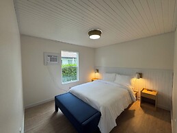 The Ours at Geneva on the Lake