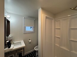 The Ours at Geneva on the Lake